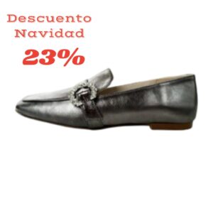 Zapato de piel de tacón bajo. Mocasín plano piel metalizada . Modelo Chevalier Plomo 0