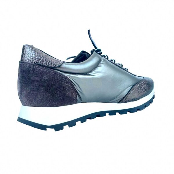 Zapato de piel de mujer. Deportiva gris plomo. Sport Troya. LOBE Spain 02