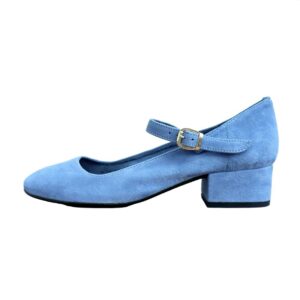 Zapato de piel de mujer de tacón bajo en ante azul lavanda. Modelo Camila Lavanda. 01