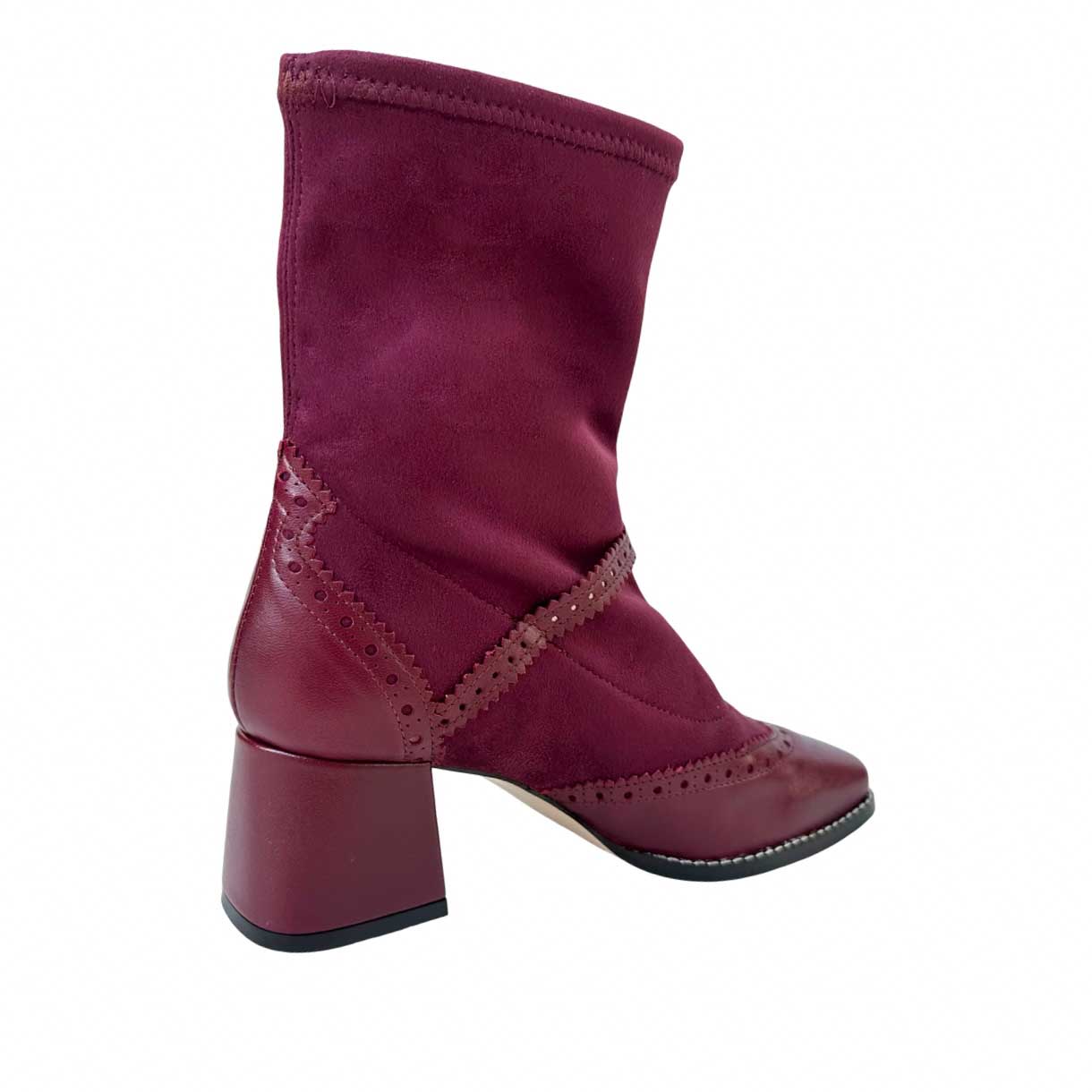 Bota de piel piel de tacón bajo Burdeos. Greenwich burdeos con ante elástico. 02