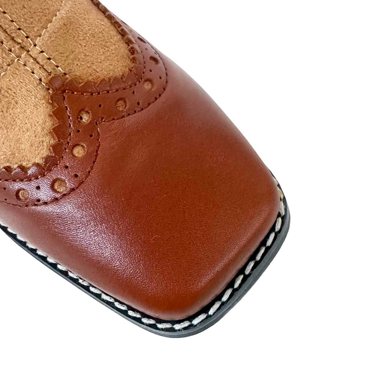 Bota de piel piel de tacón bajo marrón. Greenwich Camel con ante elástico. 04