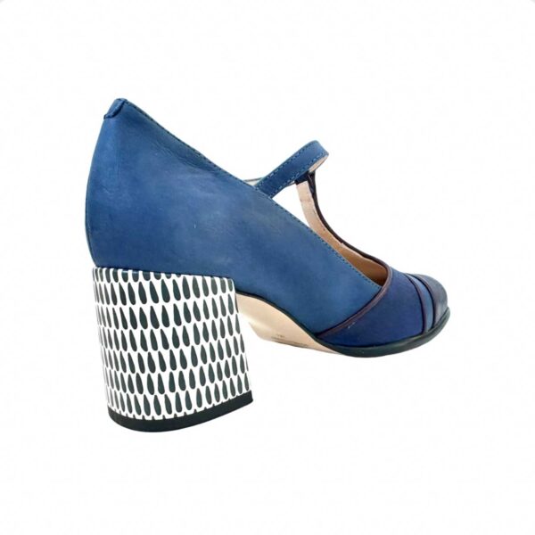 Zapato de piel de mujer de tacón medio .Modelo Hera Azul 02