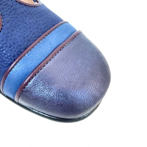 Zapato de piel de mujer de tacón medio .Modelo Hera Azul