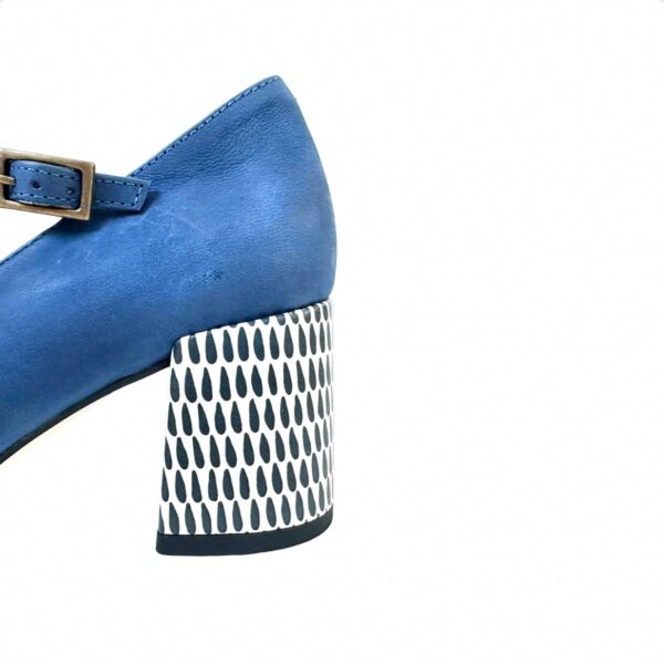 Zapato de piel de mujer de tacón medio .Modelo Hera Azul 05