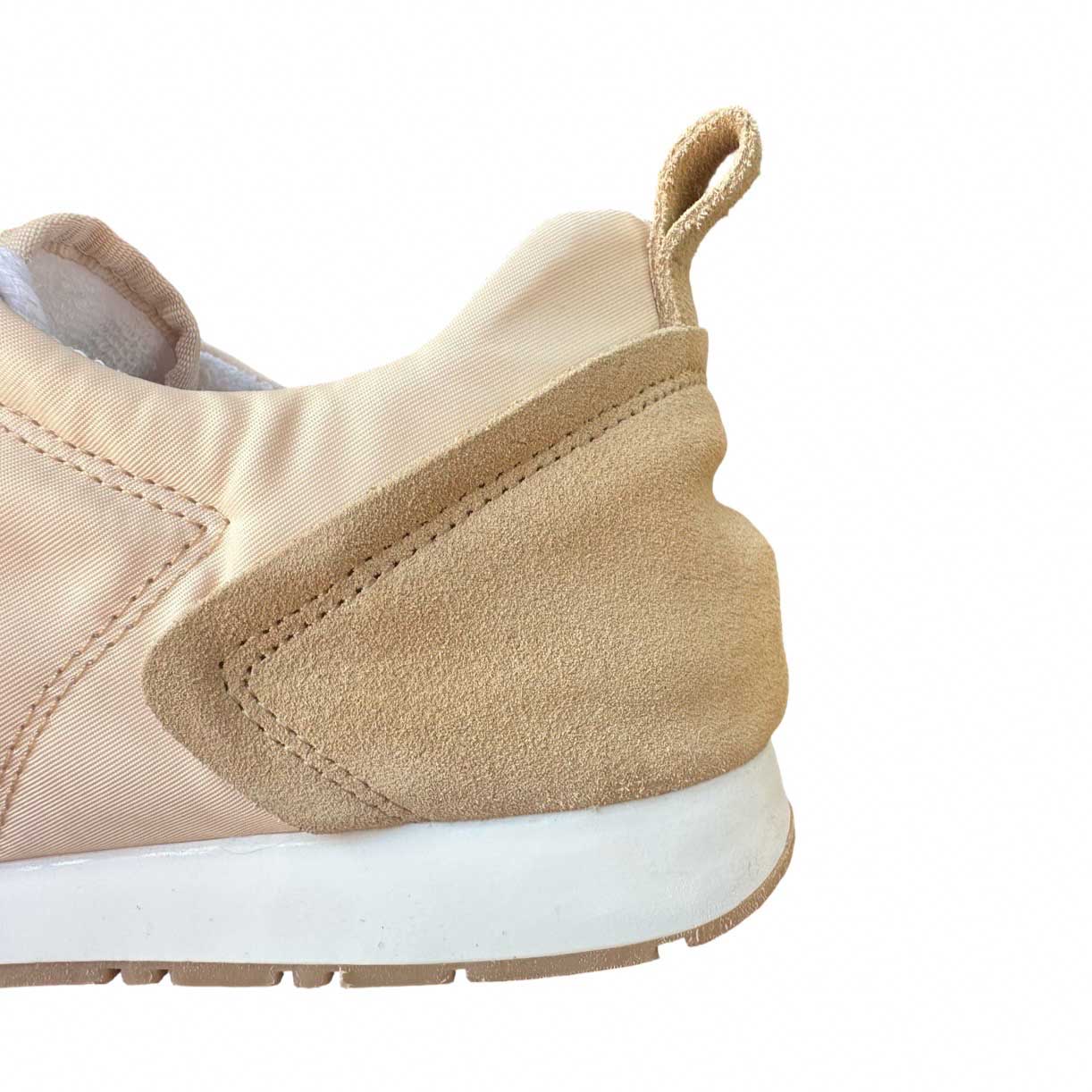 Zapato de piel de mujer. deportiva en BEIGE. Cierre elástico. Sport BELÉM. LOBE Spain 05